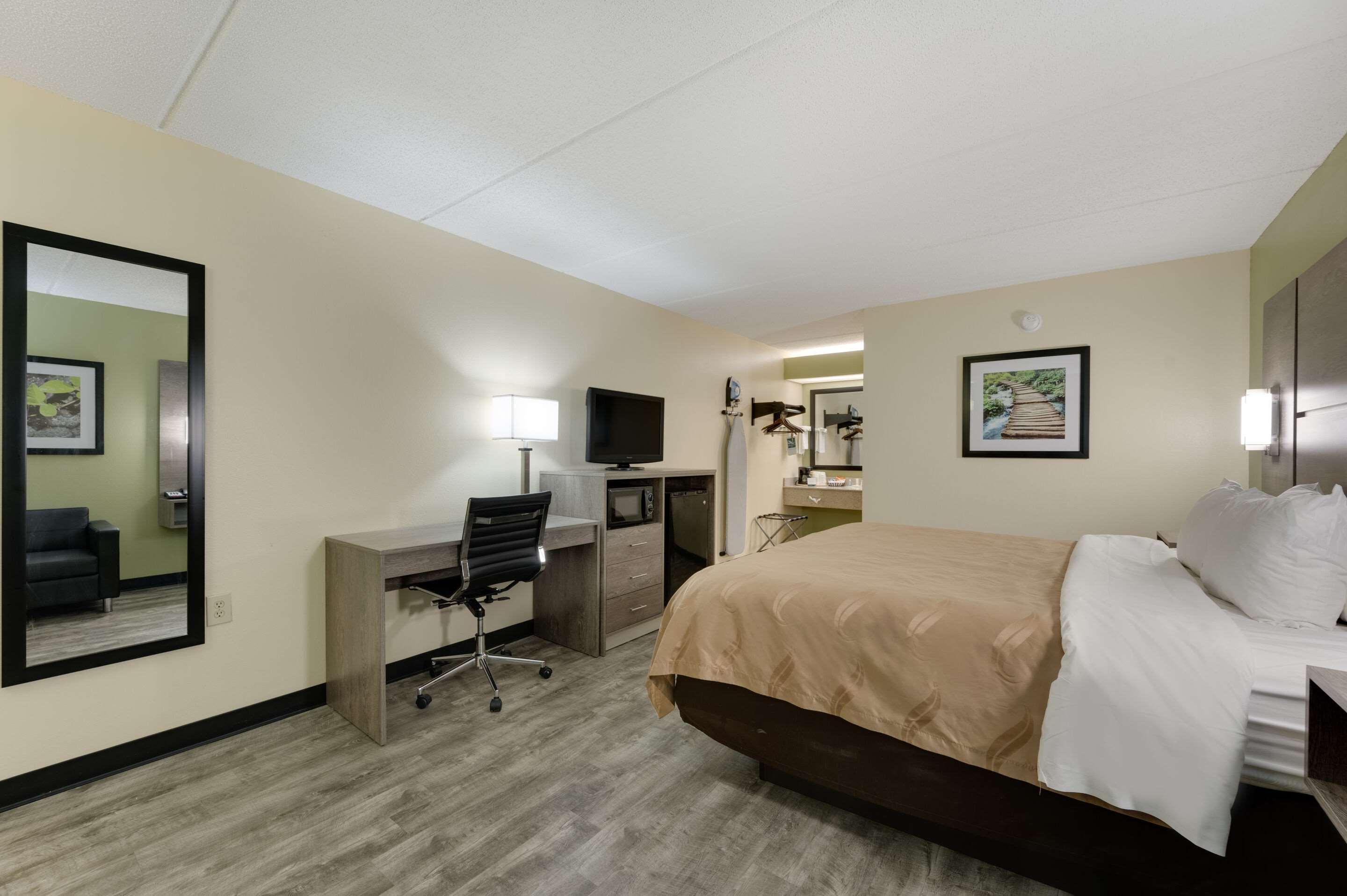 Quality Inn Airport - Southeast Irondale Exterior photo