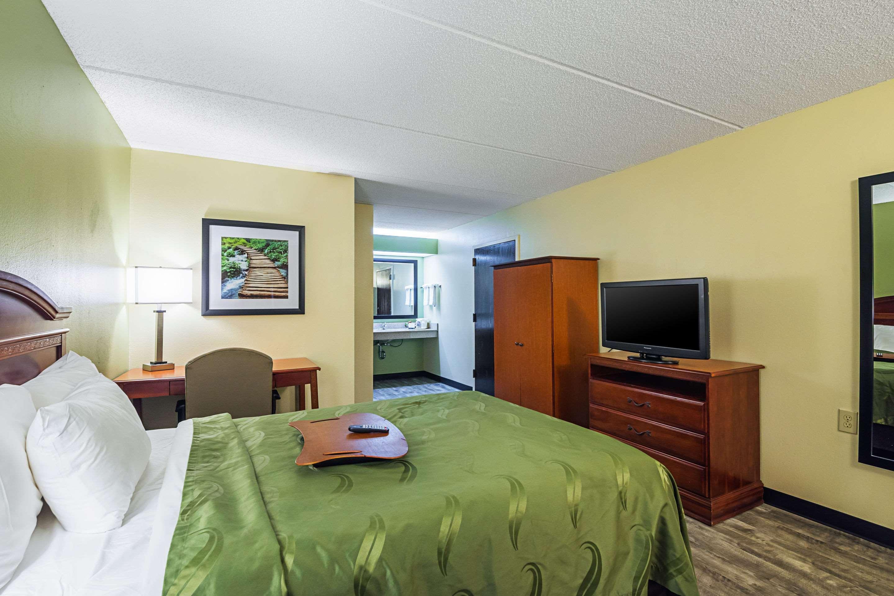 Quality Inn Airport - Southeast Irondale Exterior photo